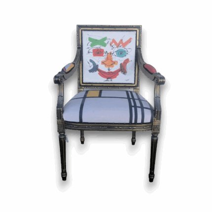 Fauteuil Louis XVI pictural dossier visage abstrait – Fauteuil de France