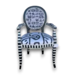 Fauteuil Louis XVI pop art noir et blanc avec rayures – Fauteuil de France