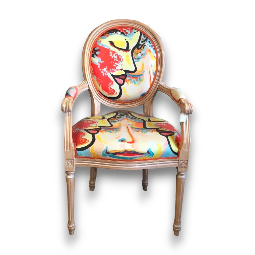 Fauteuil Louis XVI figuratif avec visages colorés – Fauteuil de France